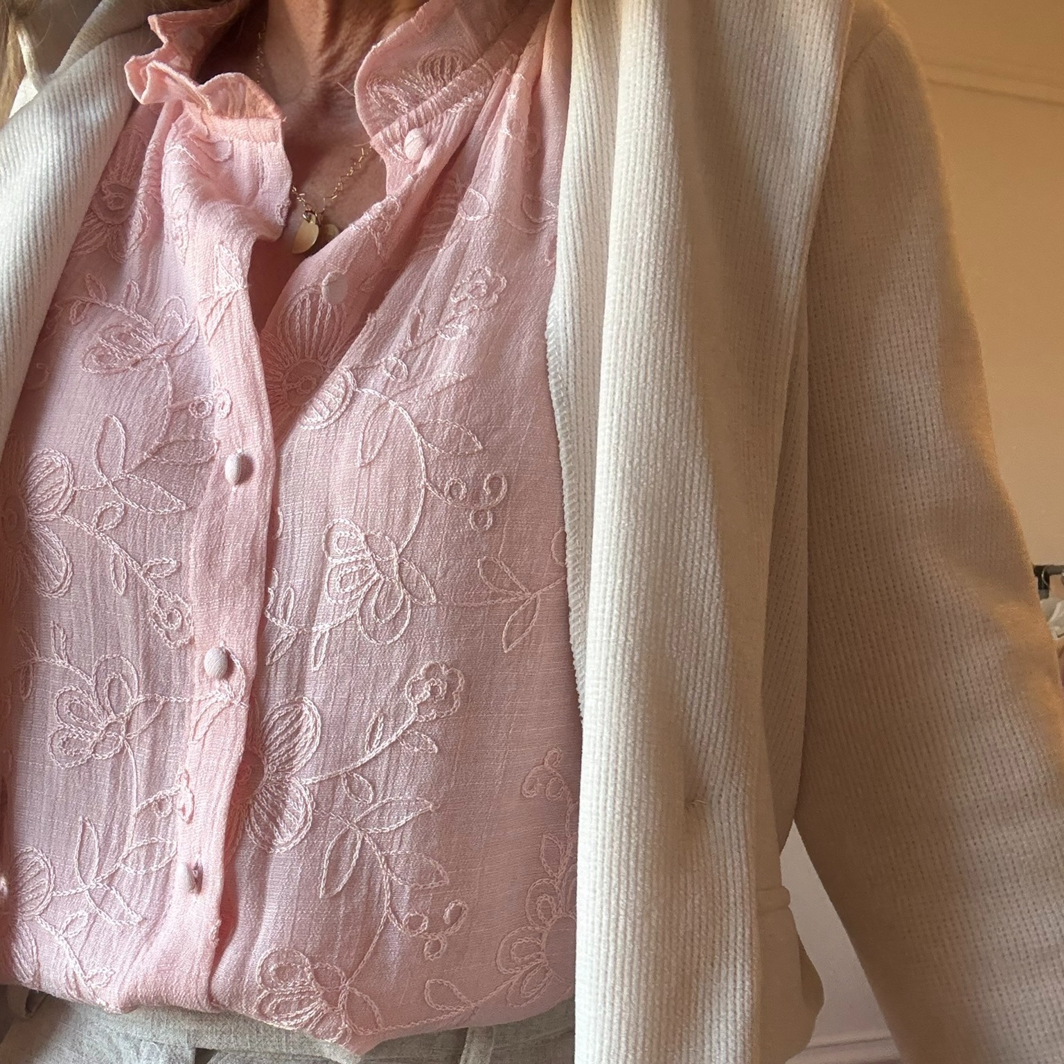Camelia chemise brodée rose poudré peacenlove (2)