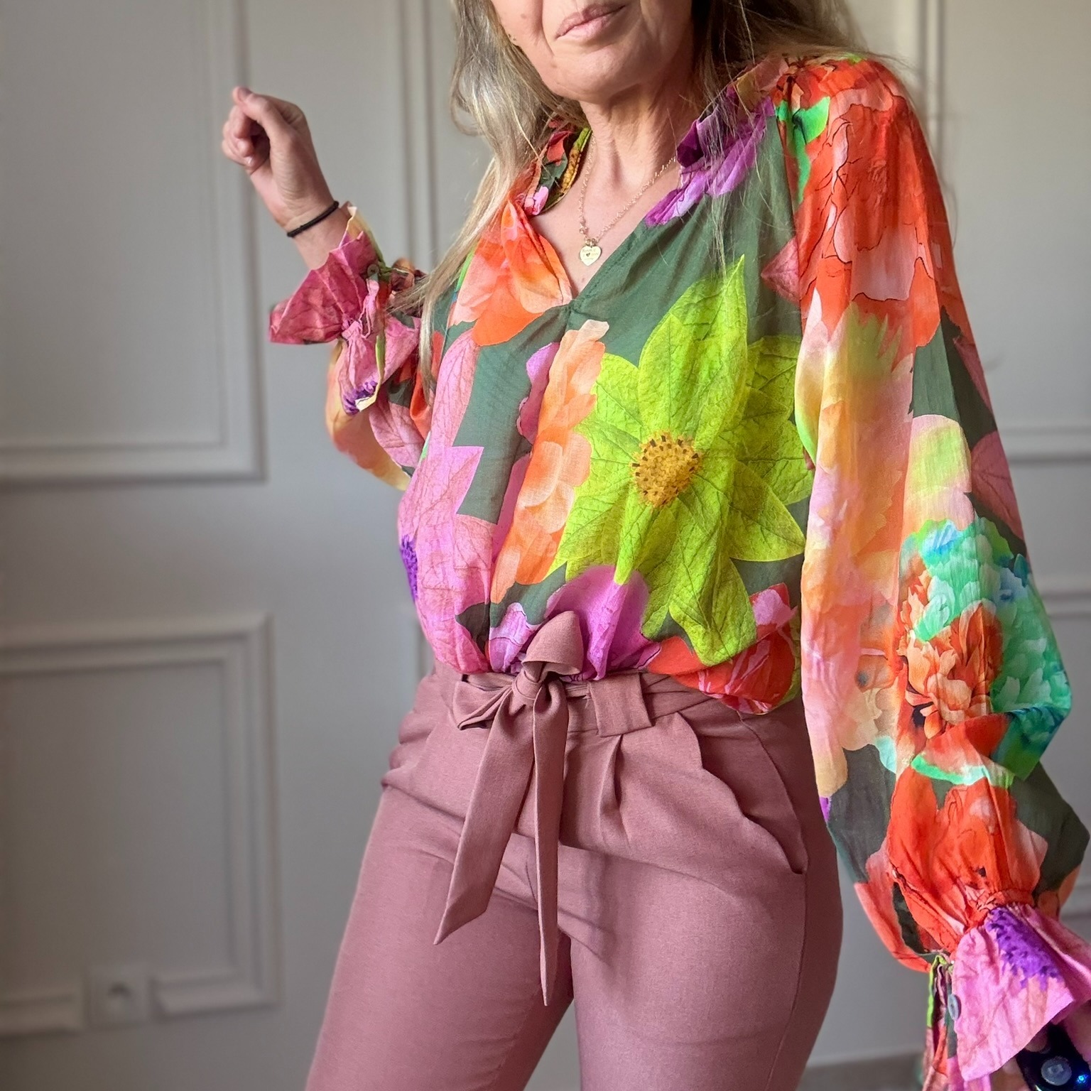 10 BLOUSE EN VOILE DE COTON NOELINE GROSSES FLEURS KAKI (1)