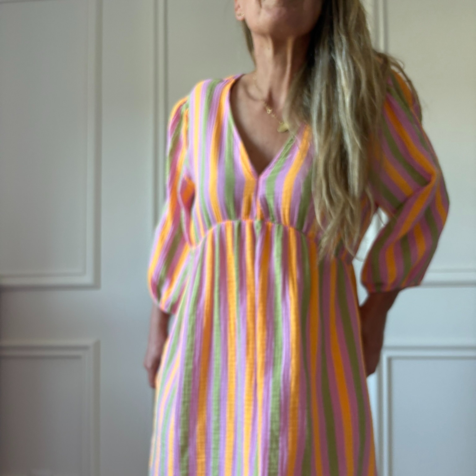 ROBE GEORGIA EN GAZE DE COTON MI LONGUE RAYURE ORANGE NOELINE (10)