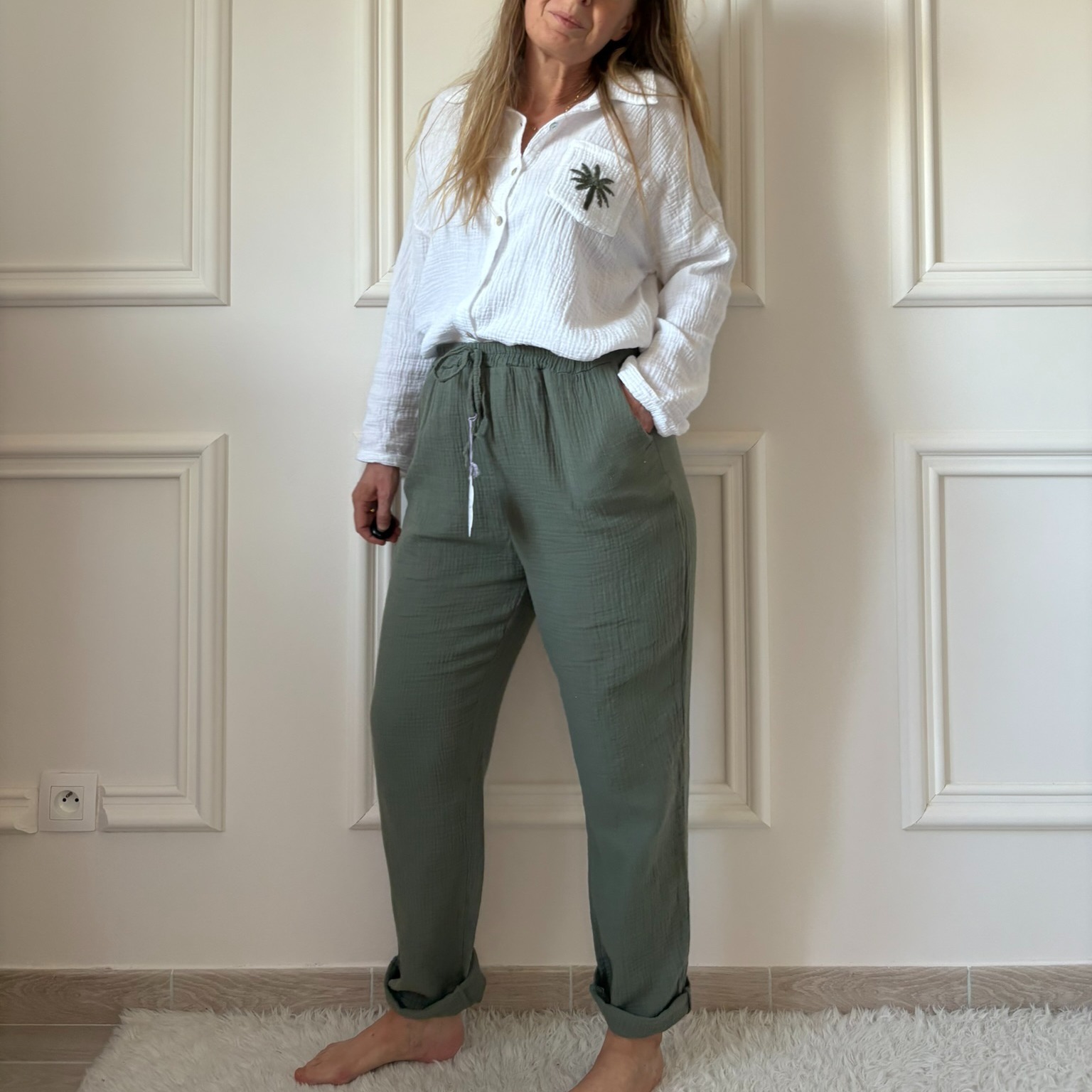 EVASION Pantalon en gaze de coton kaki base étroite Pantalon