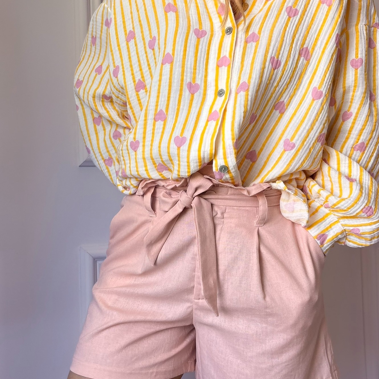 Short peace nlove - rose - Taille haute avec ceinture à nouer.JPEG (3)