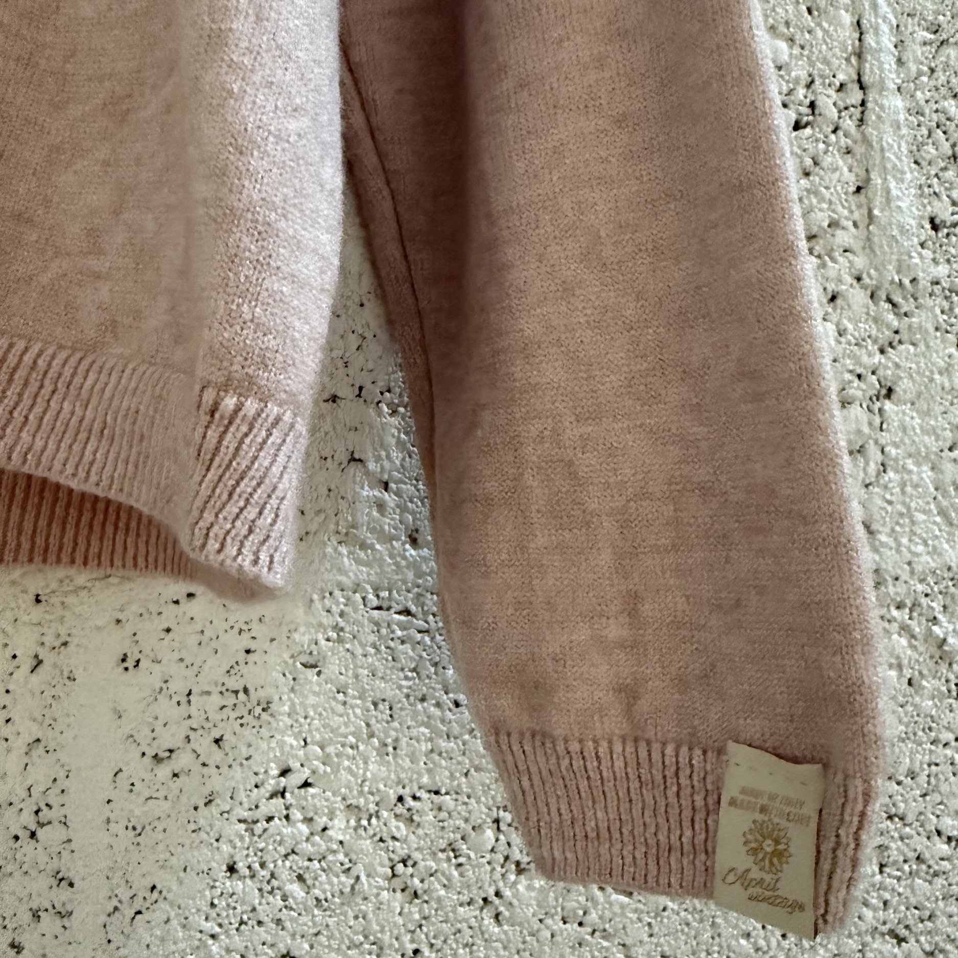 JADORE - Pull rose poudré col V inscription jadore (3)