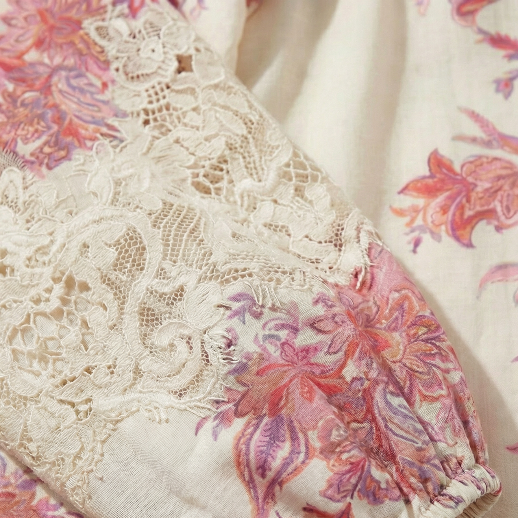 Musy muse chemise broderie fleurs et dentelle rose