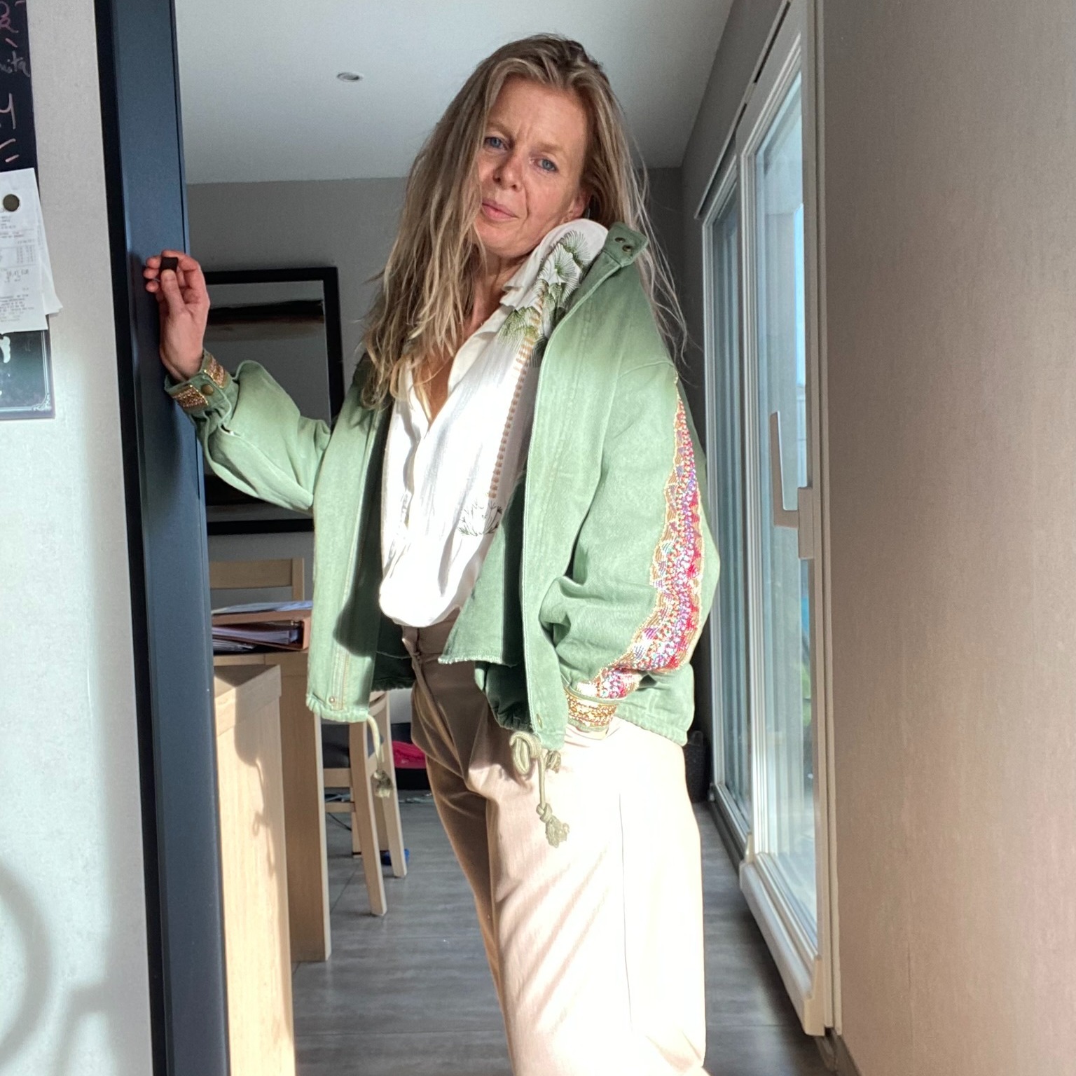 veste kaki jeans