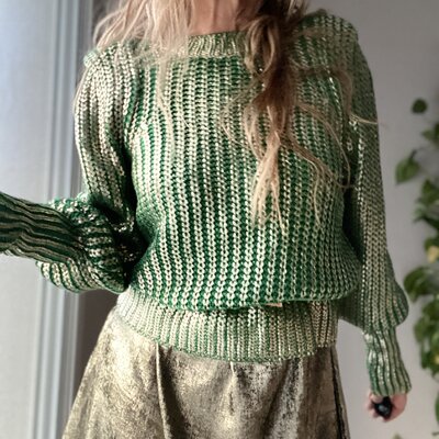 pull doré vert métal