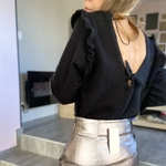pull noir en maille décolleté dos