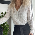 Blouse blanche en dentelle