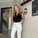 TOP NOIR FLEURI