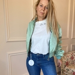 VESTE COURTE VERT CELADON SATINE MANCHES FRONCEES