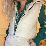 Doudoune sans manche beige carla giannini (7)