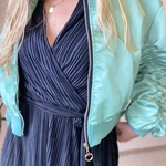 robe noire plissée peace nlove cache-coeur (12)