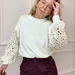 carla giannini pull manche broderie blanc (5)