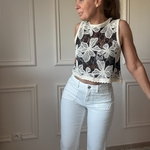 PEACENLOVE - MISHA TOP CROCHET NOIR ECRU DENTELLE (6)