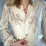 CHEMISE BRODERIE FLEURS IN APRIL 1986 (3)