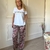 Pantalon tacheté  dans les tons bordeau avec tissu satiné peace n'love.JPEG (5)