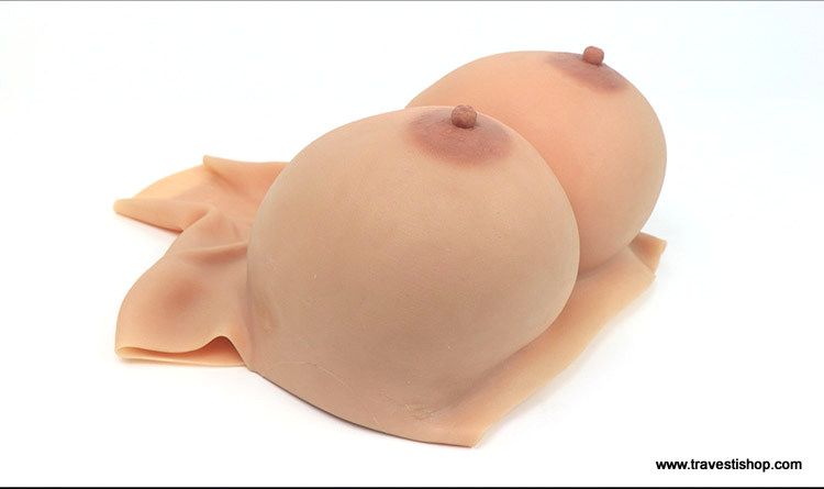 faux seins enormes lolo ferari silicone travesti (1)