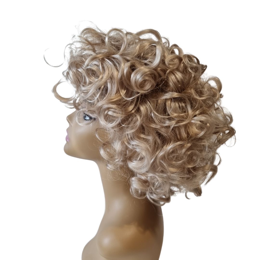 perruque blonde bouclee travesti (4)