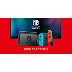 Console Nintendo Switch en mode de jeu avec ses manettes Joy-Con, visuel officiel Nintendo