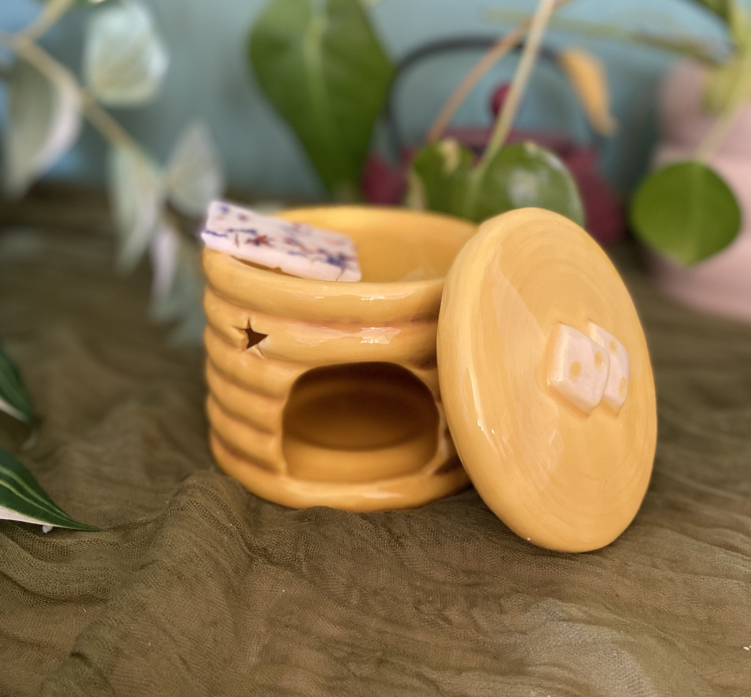 Brule parfum pancakes avec tablette parfumée fleurie à lintérieur