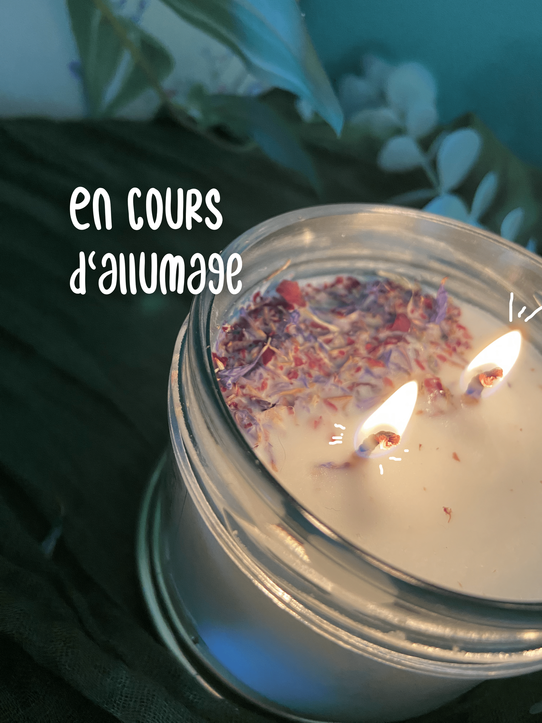 bougie artisanale en cire de soja en cours dallumage