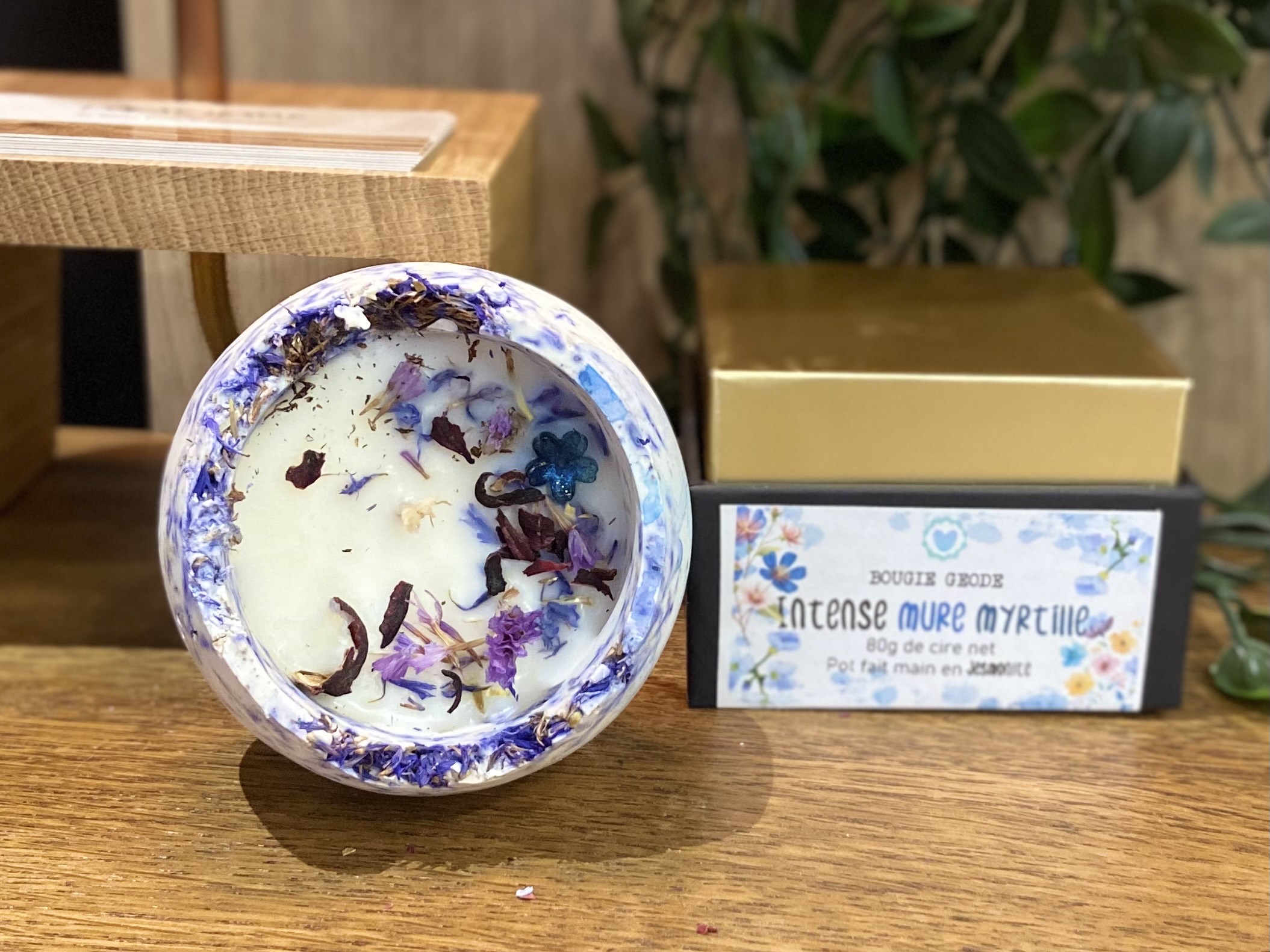 BOUGIE GEODE ARTISANALE PARFUM MURE MYRTILLE CIRE DE SOJA PARFUM DE FRASSE