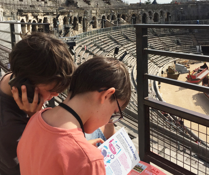 680x570 arene de nimes in situe