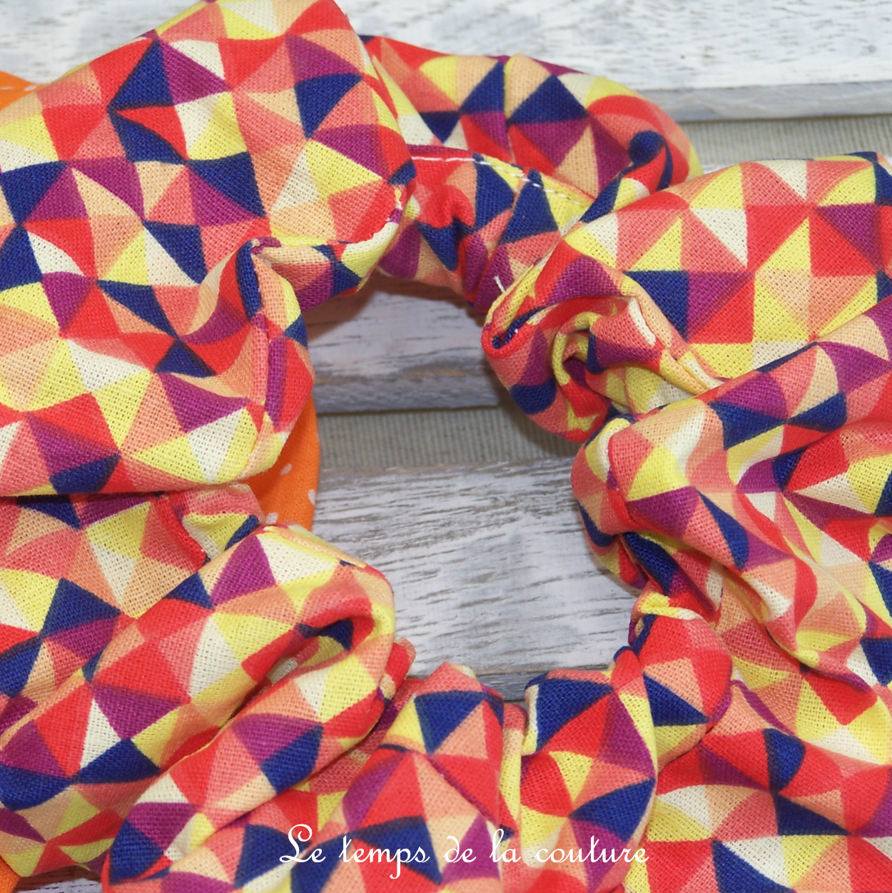 Sdb - Chouchou - orange point - multicolore geometrique 05