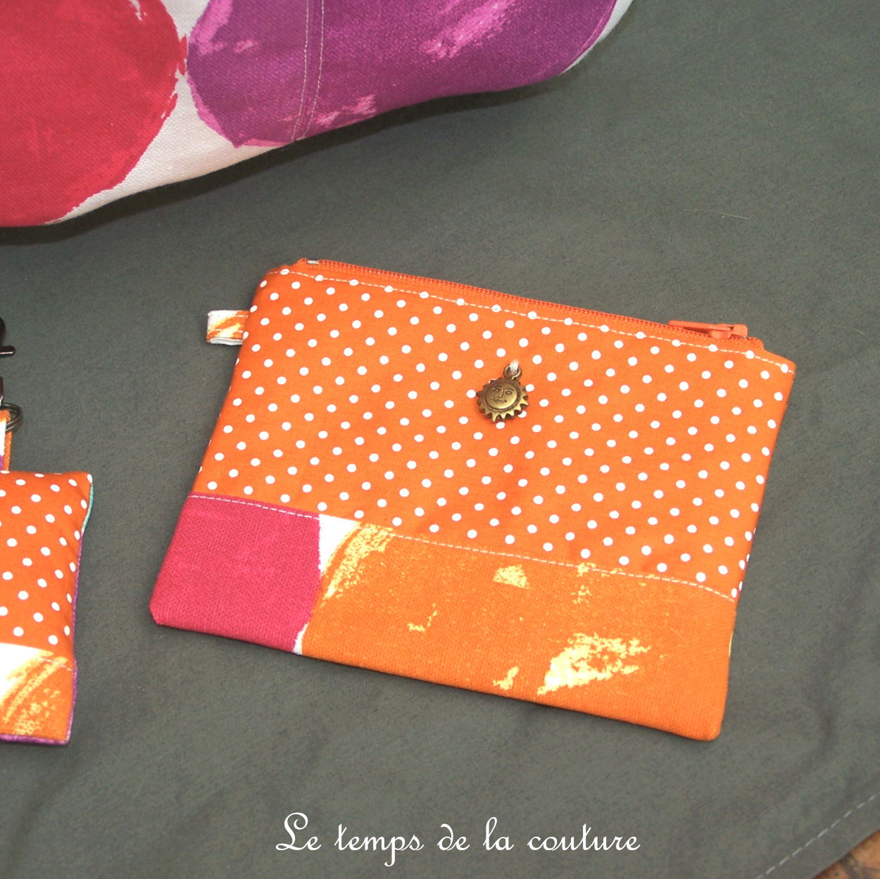 Pochette - droite - zippé - blanc rond orange rouge violet turquoise 00