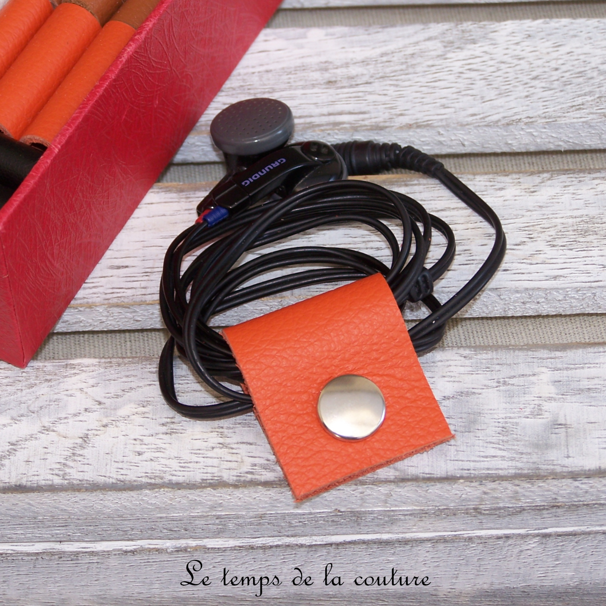 Cuir - serre cable - orange