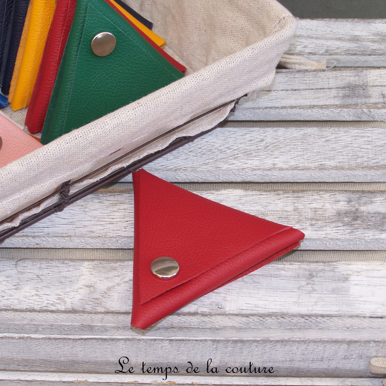 Cuir - porte monnaie triangle - rouge