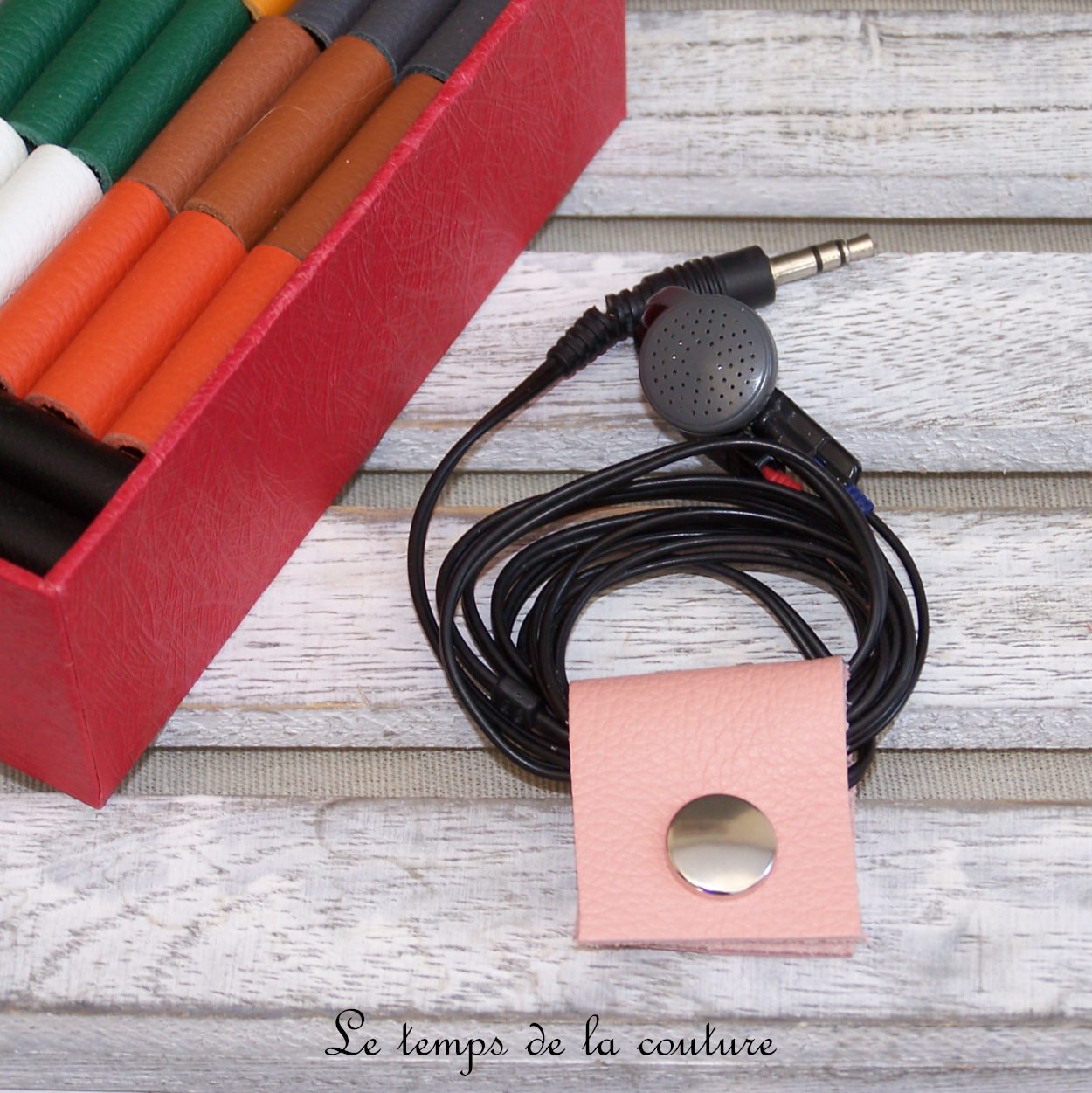 Cuir - serre cable - rose