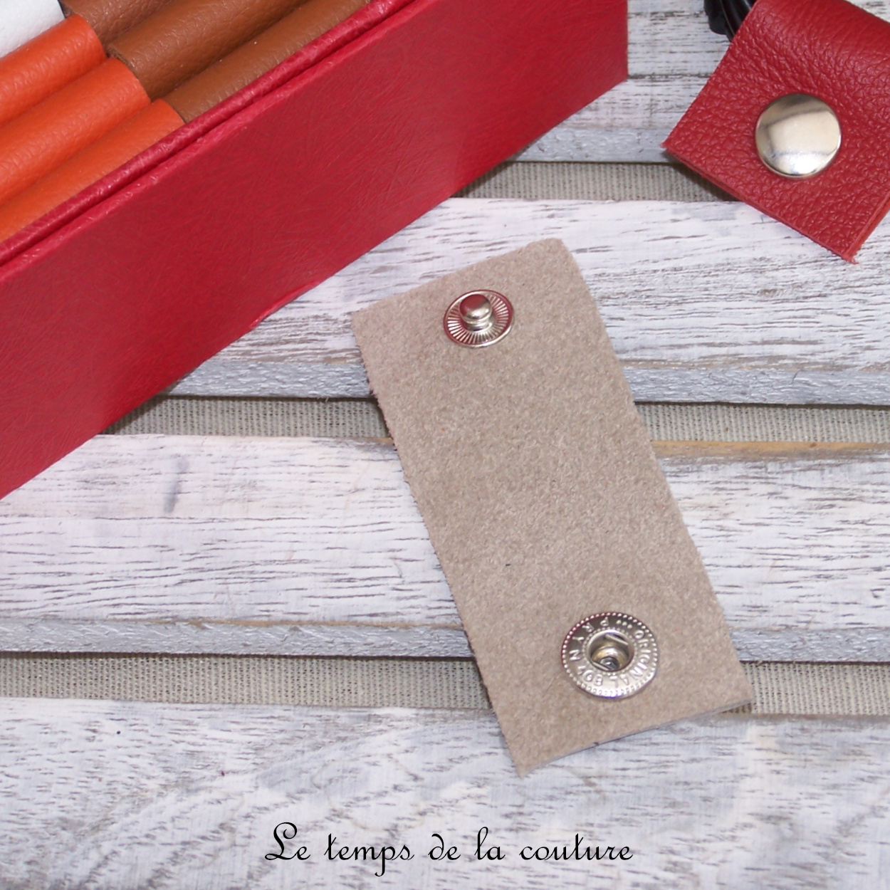 Cuir - serre cable - creme 01