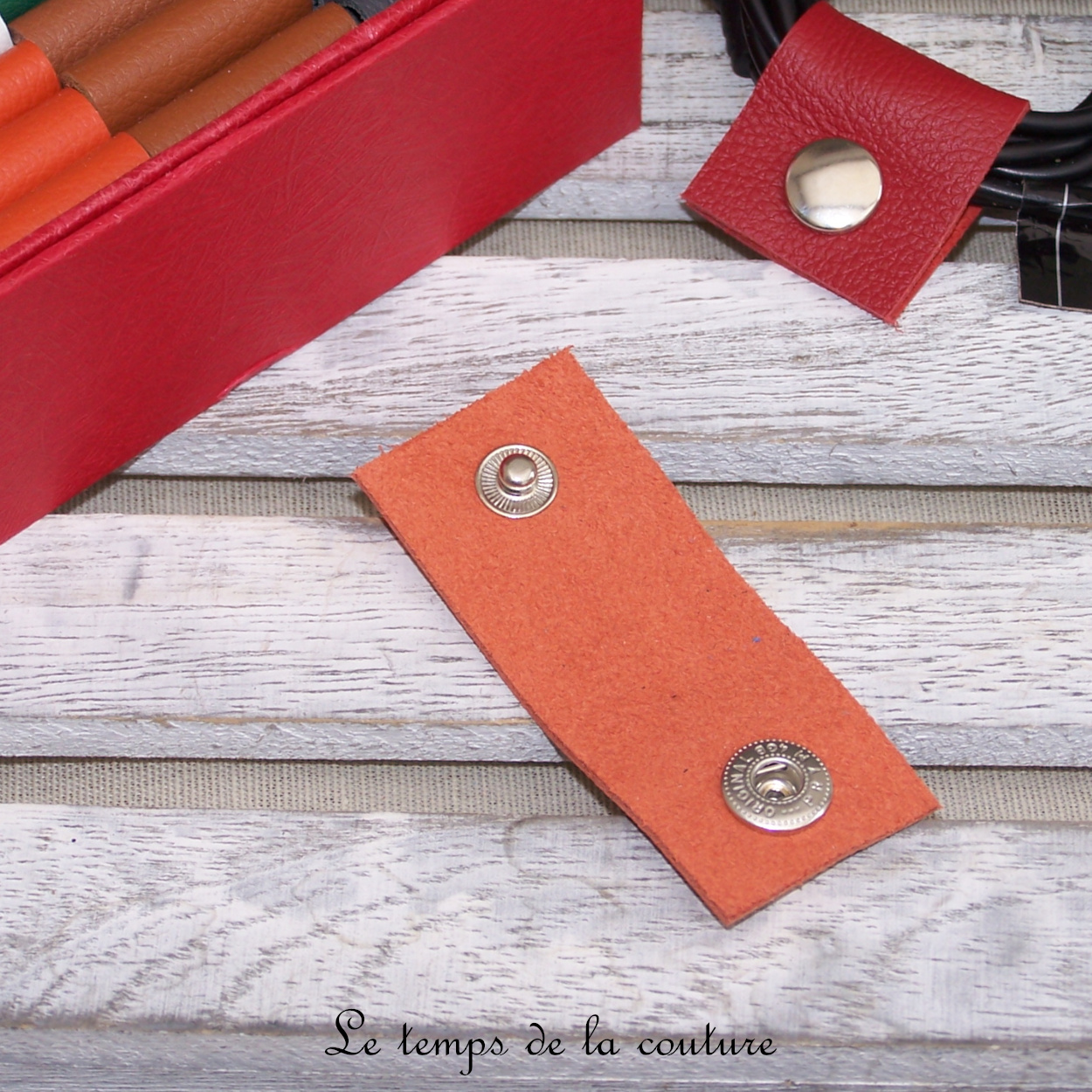 Cuir - serre cable - orange 01