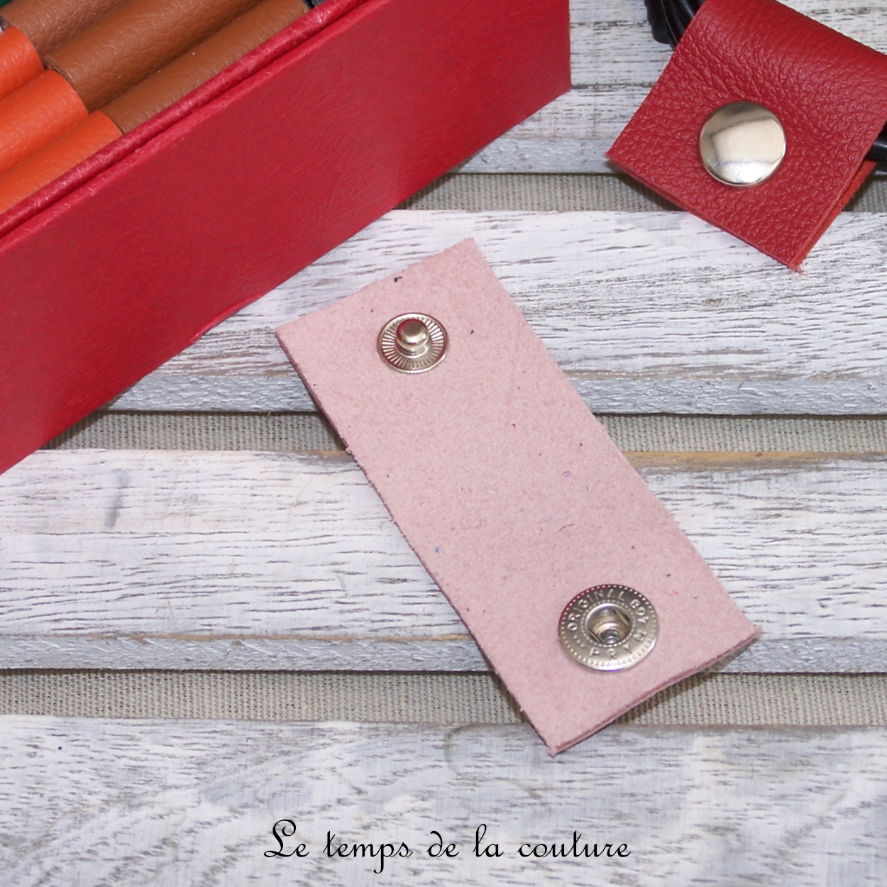 Cuir - serre cable - rose 01