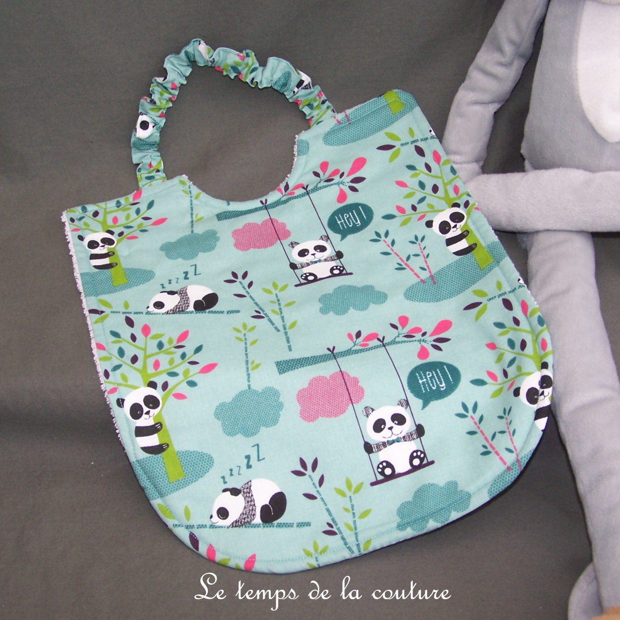 Enfant - bavoir double - blanc motif panda vert amande rose blanc noir 02