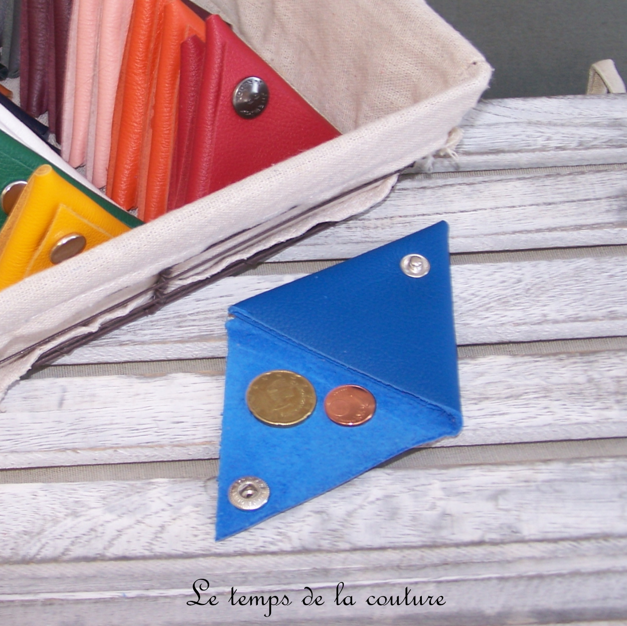Cuir - porte monnaie triangle - bleu - 01