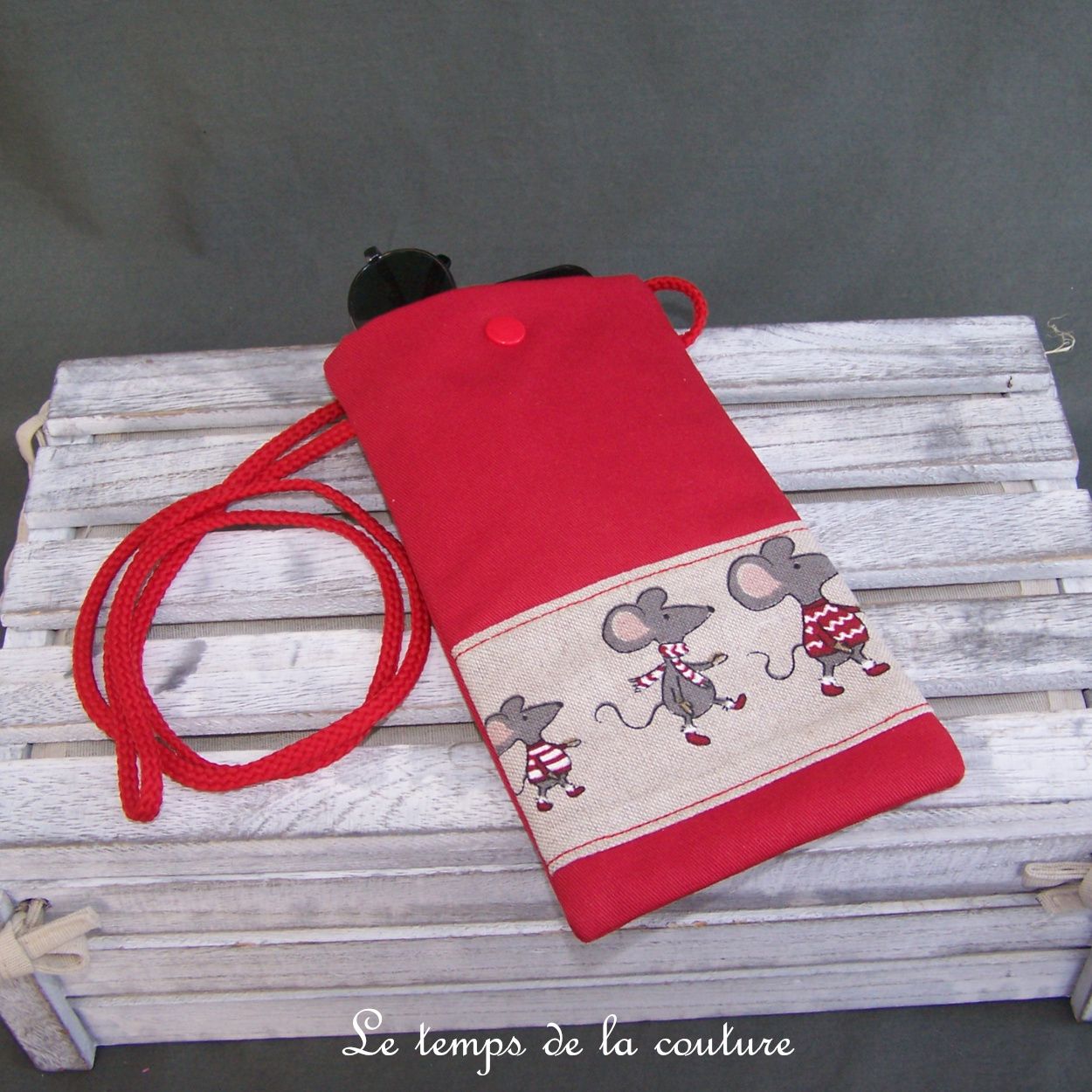 Pochette - telephone - rouge souris rouge et beige 01