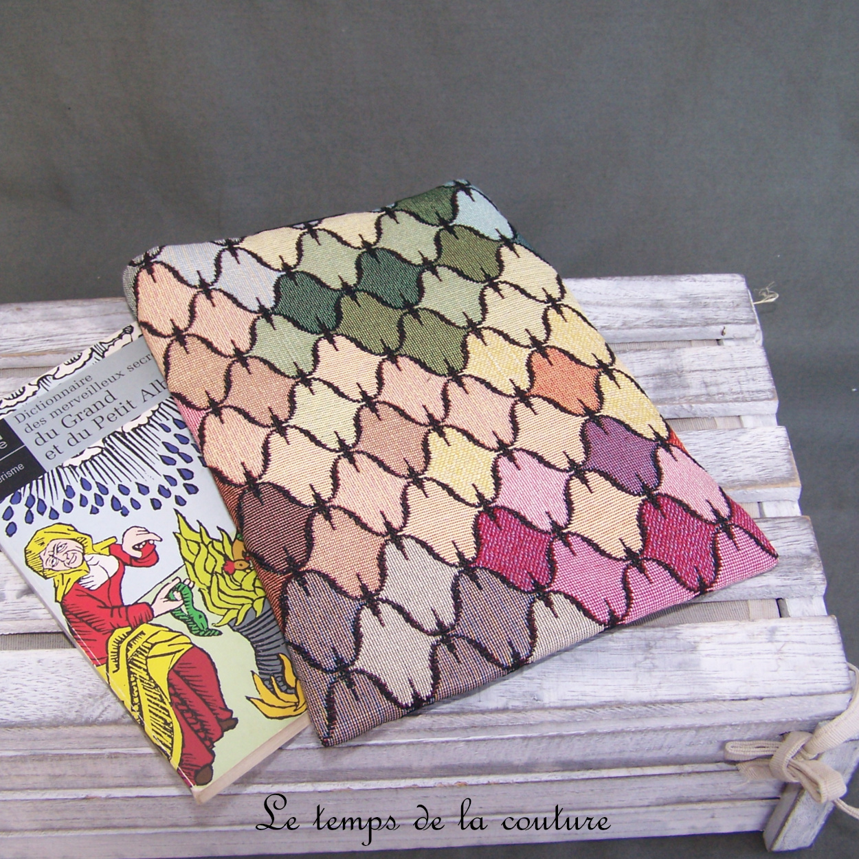 Protège livre - pochette cuir jacquard multicolore rouge 04