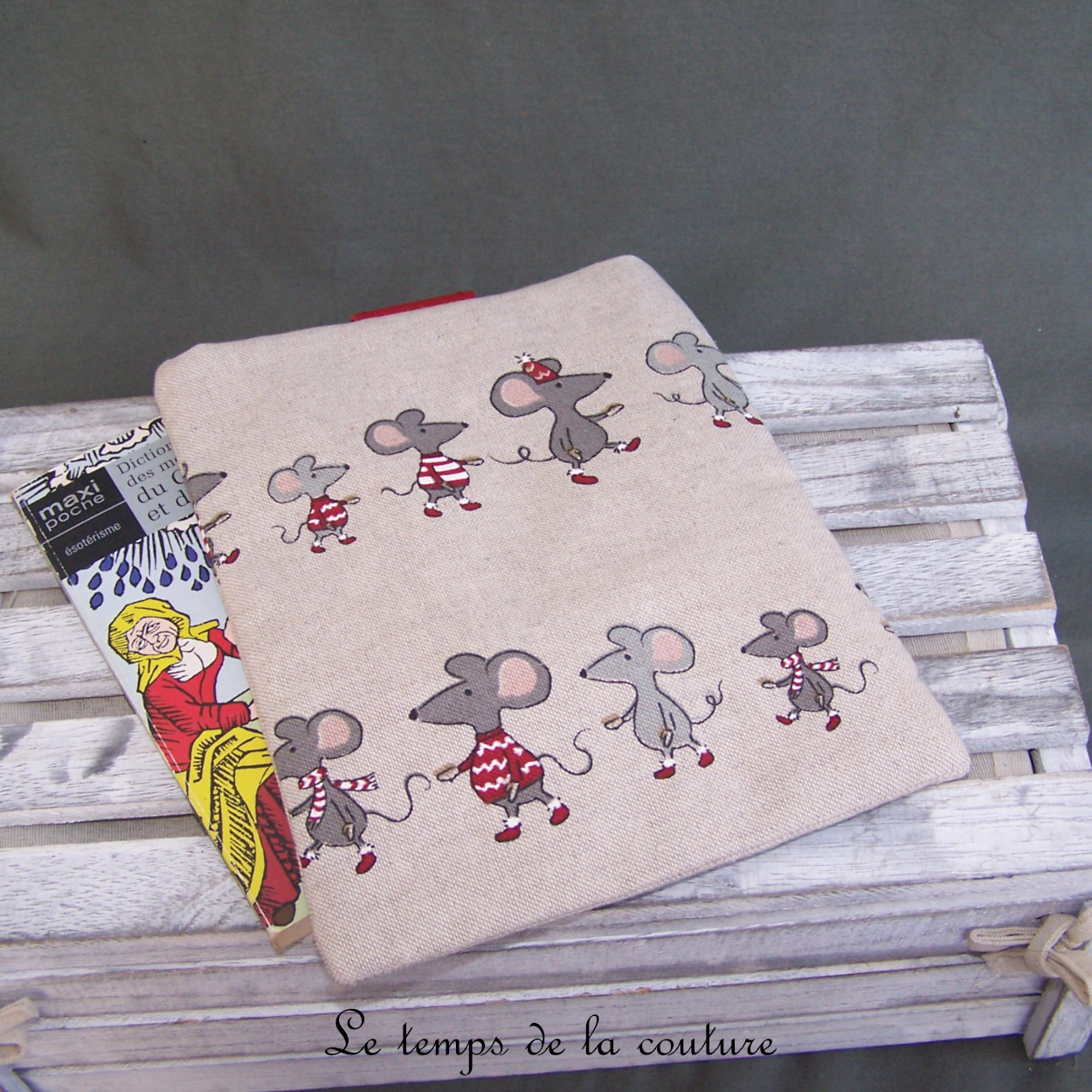Protège livre - pochette cuir beige rouge souris 03