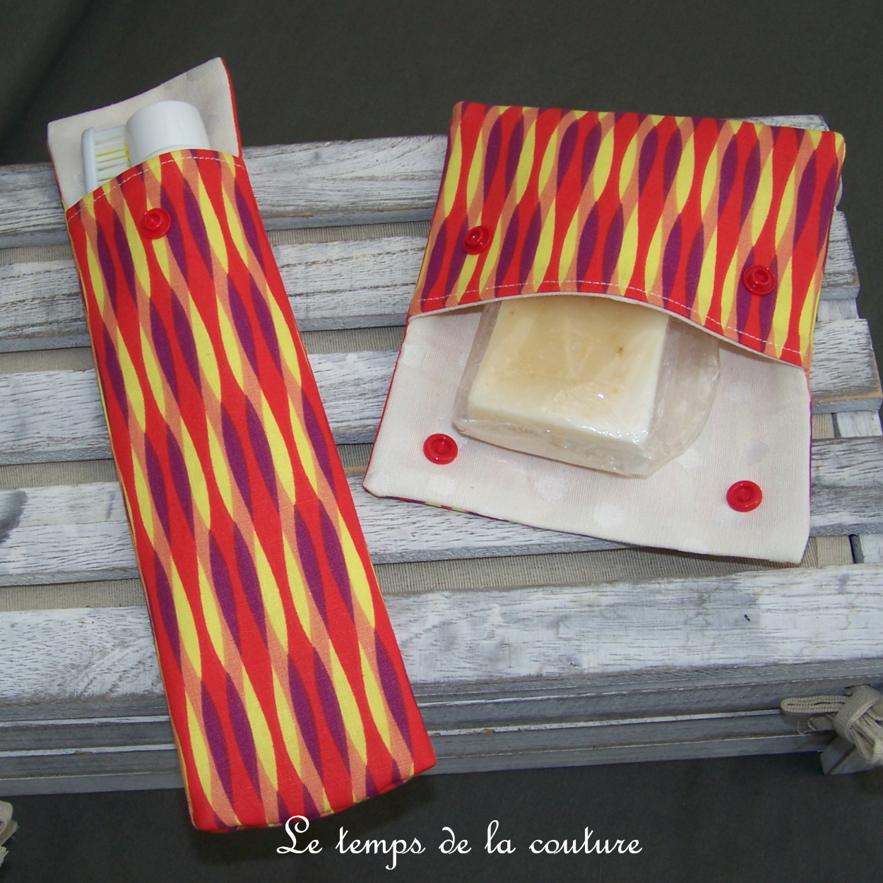 Sdb - pochette brosse a dent savon - orange jaune rouge violet geometrique 02