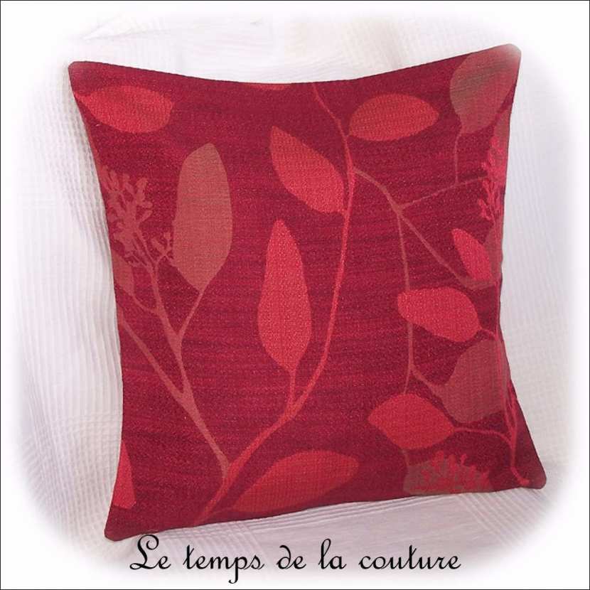 Housse de coussin tissé feuillage tons rouge bordeaux N2