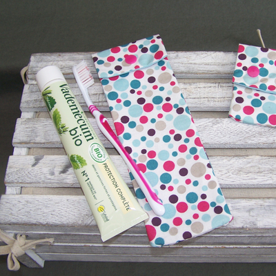 Sdb - pochette brosse a dent - rose bleu turqouise violet bulle 02