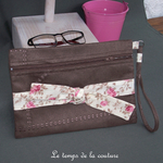 Pochette - droite - zippé - marron simili fleur rose et noeud 03