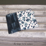 Pochette - droite - zippé - blanc bleu marine fleur géométrique 05