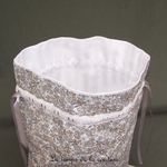 Sac - pochon - gris beige blanc petite fleur liberty broderie M - 01