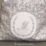 Sac - pochon - gris beige blanc petite fleur liberty broderie M - 04