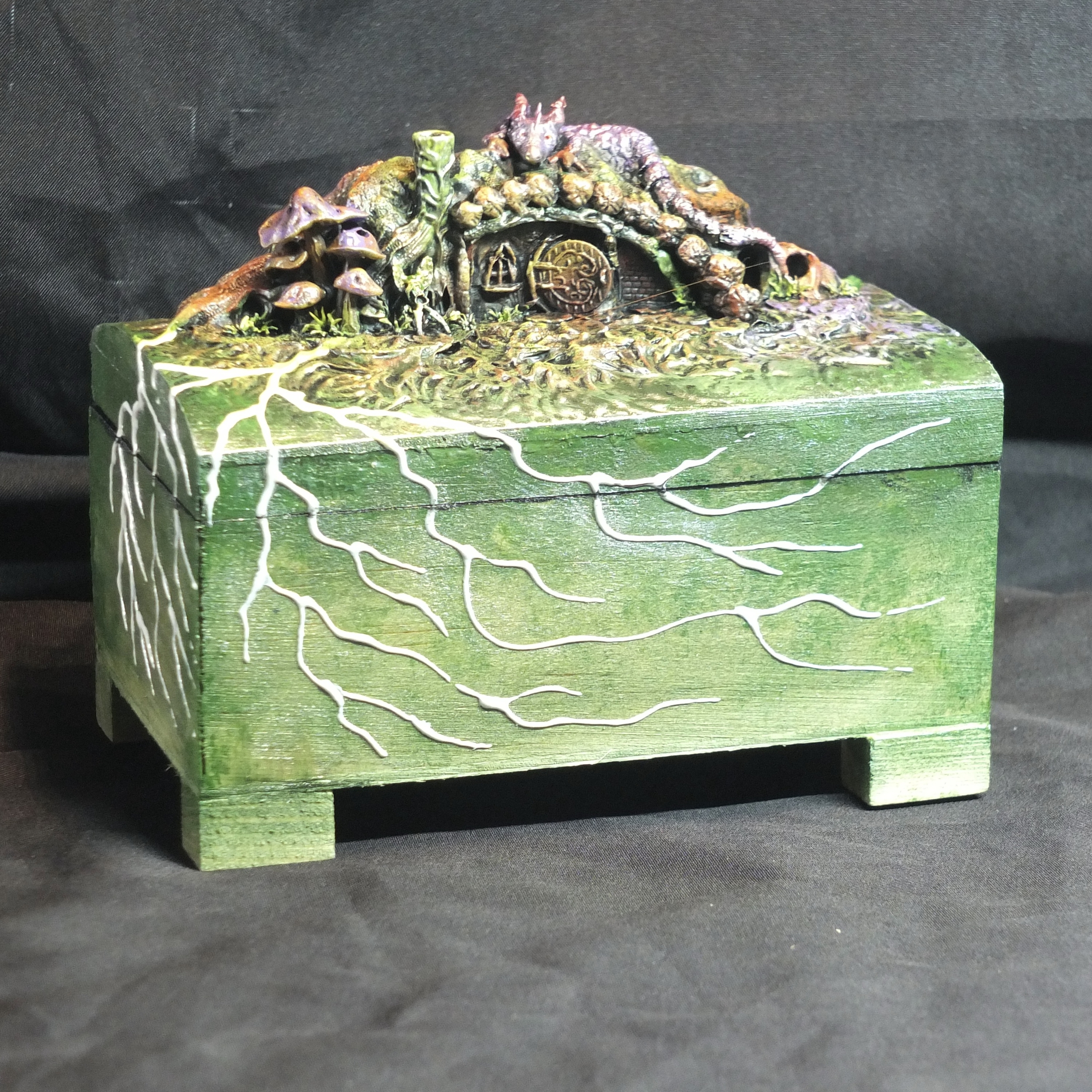 Coffret magique personnalisé La cabane des petits êtres avec figurine artisanale GM 5