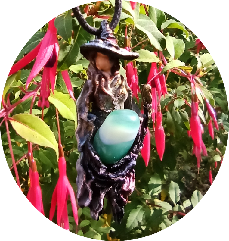Pendentif Belwen. Pendentif pierre naturelle agate verte. Gaia Cueilleurs. Le secret des lutins.jpg
