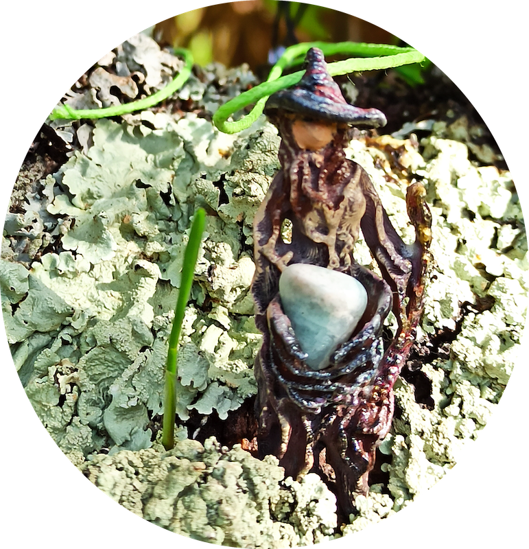 Pendentif Nolofin. PM Pendentif pierre naturelle apatite. Gaia Cueilleurs. Le secret des lutins.jpg