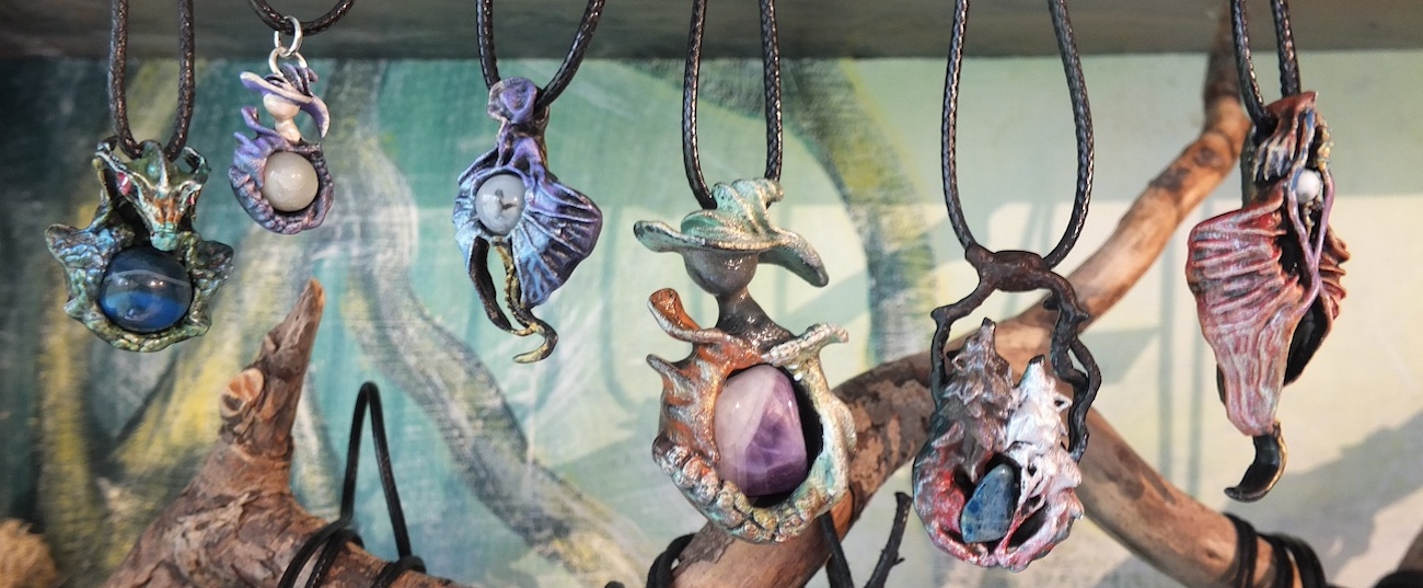 pendentifs 1300x535jpg